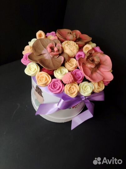 Шоколадные Цветы в Шляпной Коробке