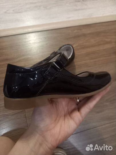 Туфли для девочки новые