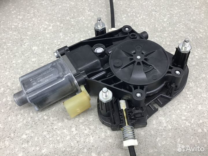 Стеклоподъемник электр. передний правый VAZ LADA V