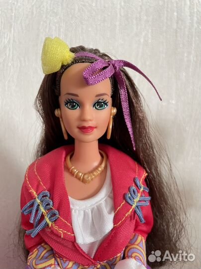 Куклы Барби в национальных костюмах европейки