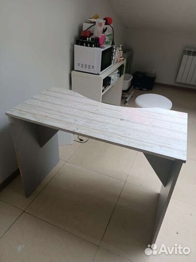 Столик для маникюра