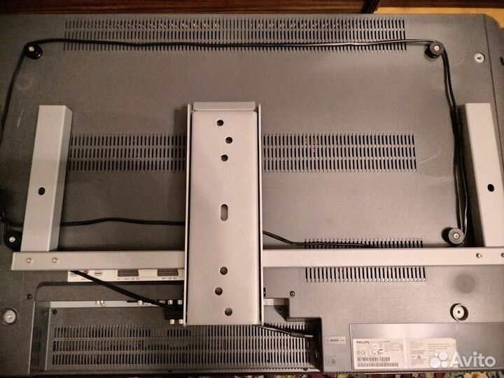 Телевизор б/у Philips модель 37 pf7411