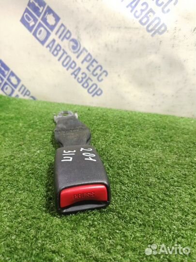 Ответная часть ремня безопасности задняя правая