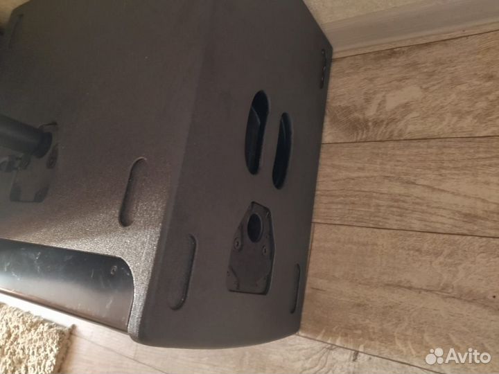 Активный сабвуфер