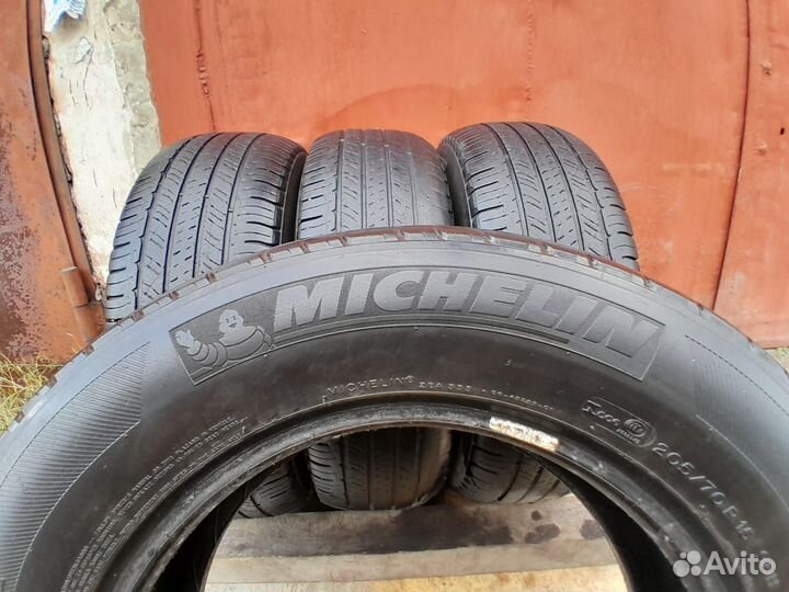 Michelin Latitude Tour HP 205/70 R15 96H