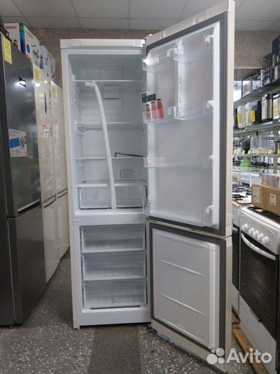 Холодильник новый