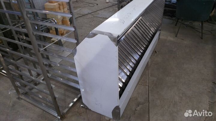 Зонт пристенно- вытяжной