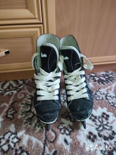 Коньки б/у, р-р 32