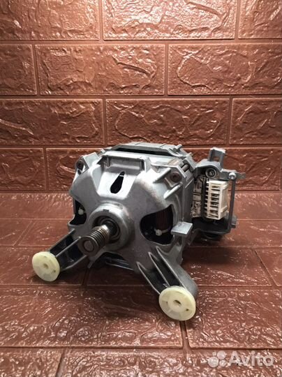 Двигататель стиральной машины Bosch