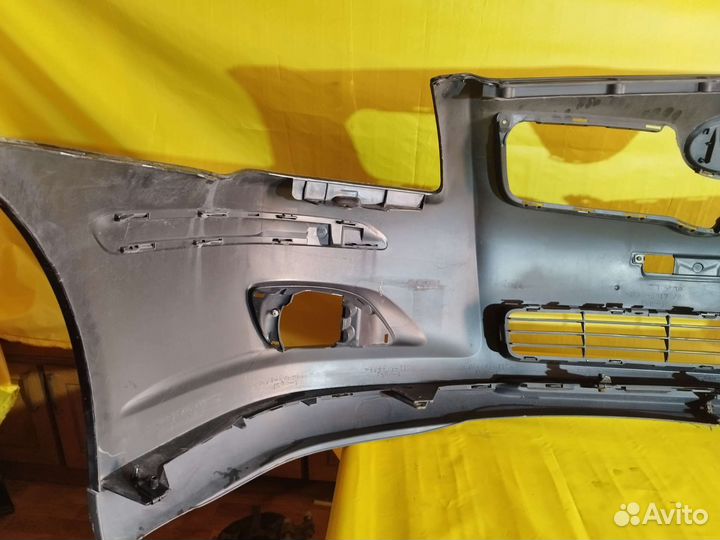 Передний бампер Toyota Avensis T250