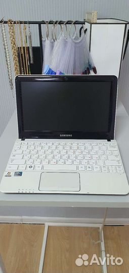 Samsung нетбук NC110-A02 10,1