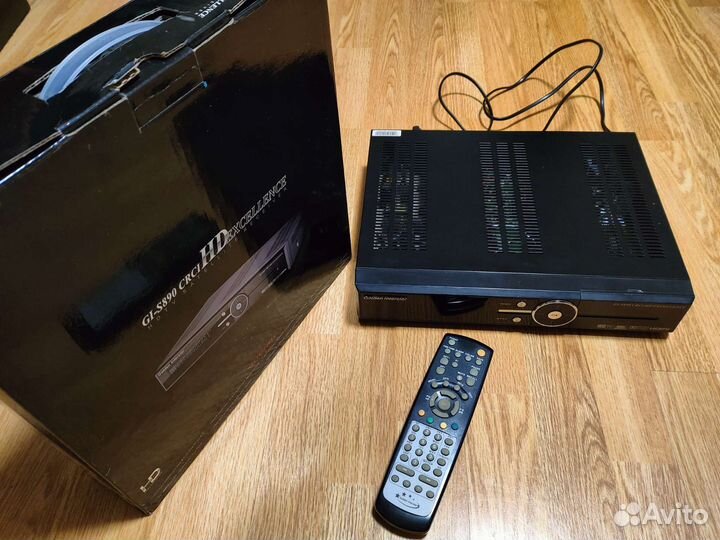 Спутниковый ресивер Golden Interstar