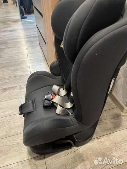Автомобильное кресло