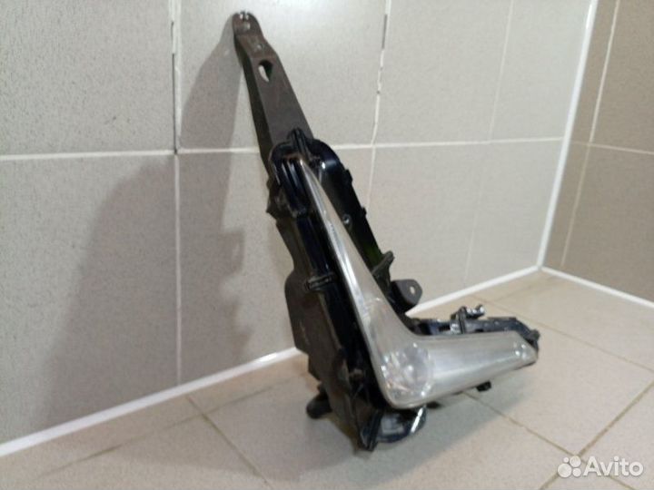 Фара противотуманная правая Lexus Lx570