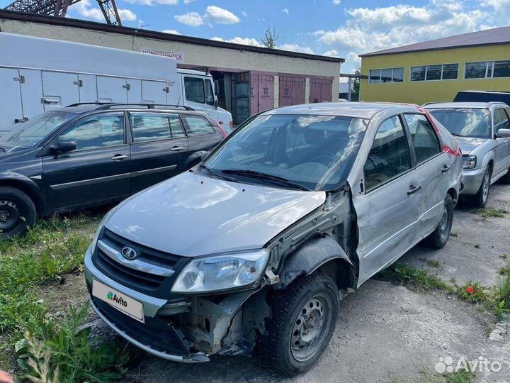 LADA Granta 1.6 МТ, 2018, битый, 52 000 км