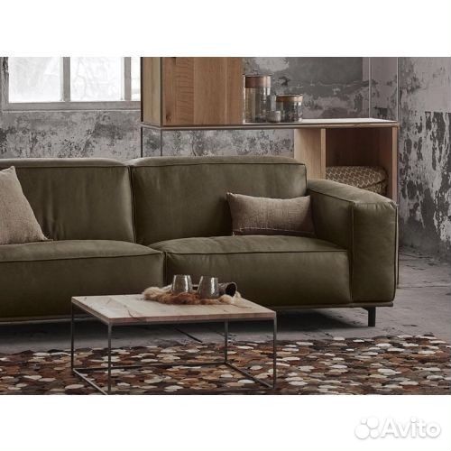 Диван из зеленой натуральной кожи