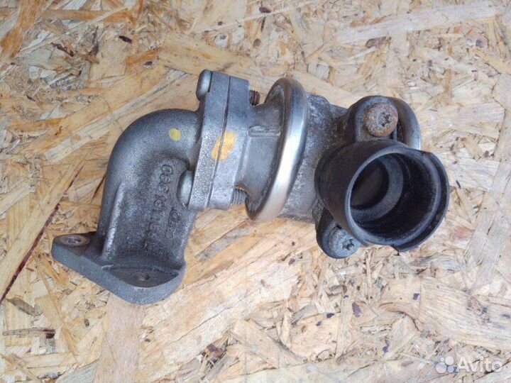 Клапан рециркуляции отработанных газов правый Audi