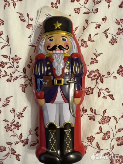 Щелкунчик баночка