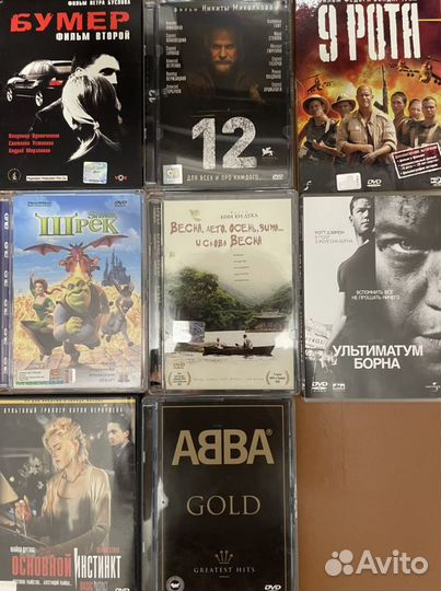35 DVD с фильмами и музыкой