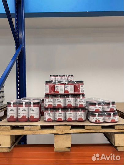 Крем мед с клубникой