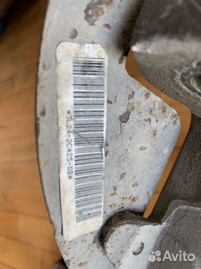 Кулак поворотный ступицы правый