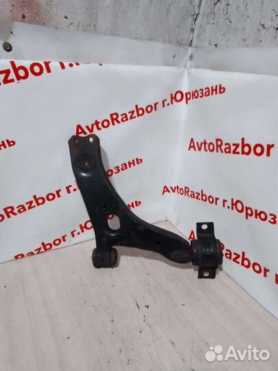 Правый рычаг Ford Focus 1