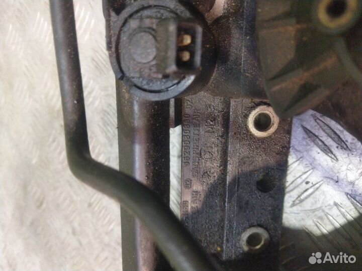 Впускной коллектор Peugeot 406 седан 1.8 1998