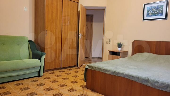 Комната 18 м² в 5-к., 2/2 эт.