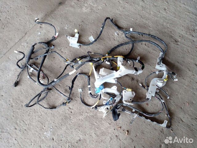 Проводка салона Toyota Land Cruiser 200