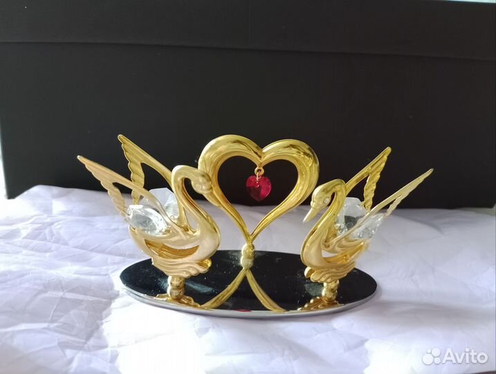 Фигурка лебеди свадебные