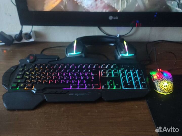 Игровой набор мышка, клавиатура, наушники