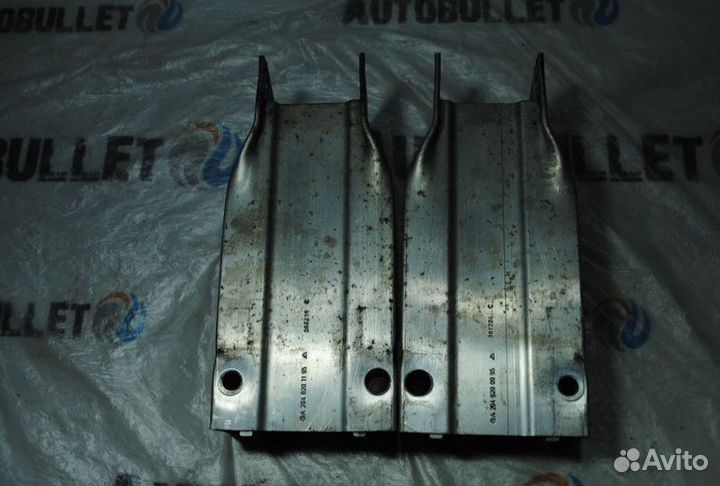 Кронштейн усилителя бампера Mercedes E W211 Е30