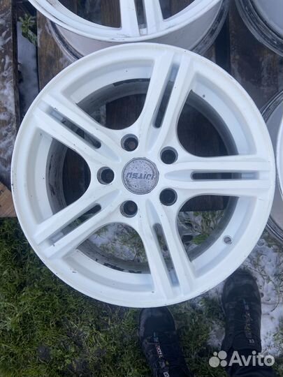 R15 Диски Литые 5х114.3