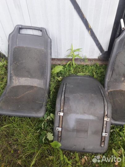 Пластиковые легкие кресла в лодку, катер