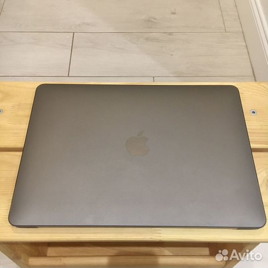 MacBook Pro 13 2018 i7 16 512