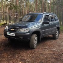 Chevrolet Niva 1.7 MT, 2011, 134 000 км, с пробегом, цена 640 000 руб.