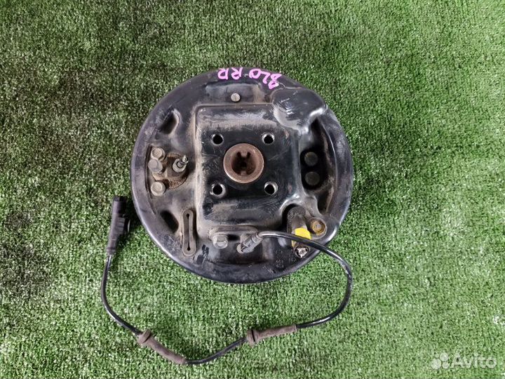 Ступица задняя правая Nissan March AK12 CR12DE