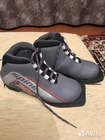 Лыжные ботинки