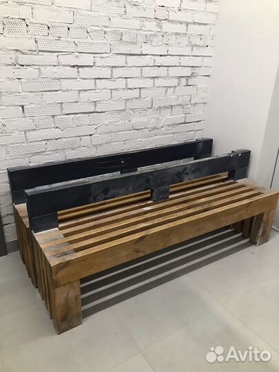 Стойка ресепшн + 2 лавки