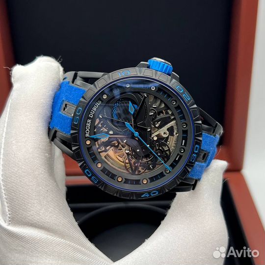 Часы Roger Dubuis