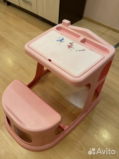 Детский стол со стулом