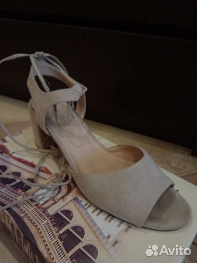 Босоножки женские 38 размер