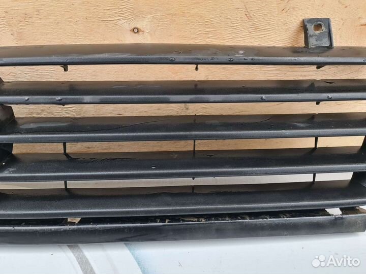 Решетка радиатора Mercedes W638