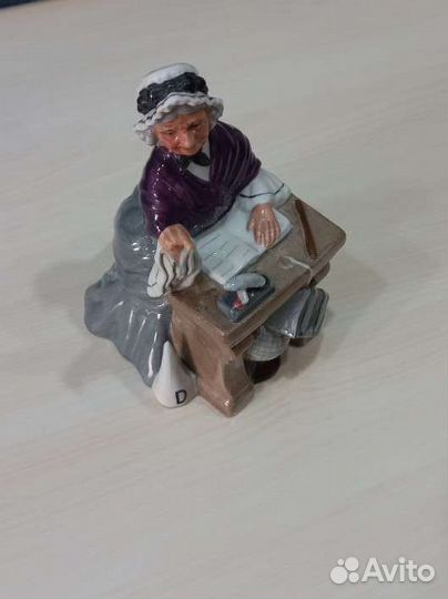 Антикварная фарфоровая статуэтка Германия учитель