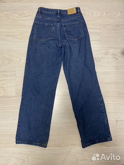 Джинсы-трубы с высокой посадкой