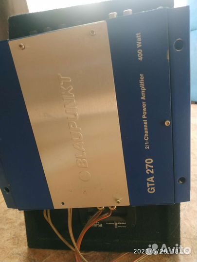 Сабвуфер и усилитель в автомобиль