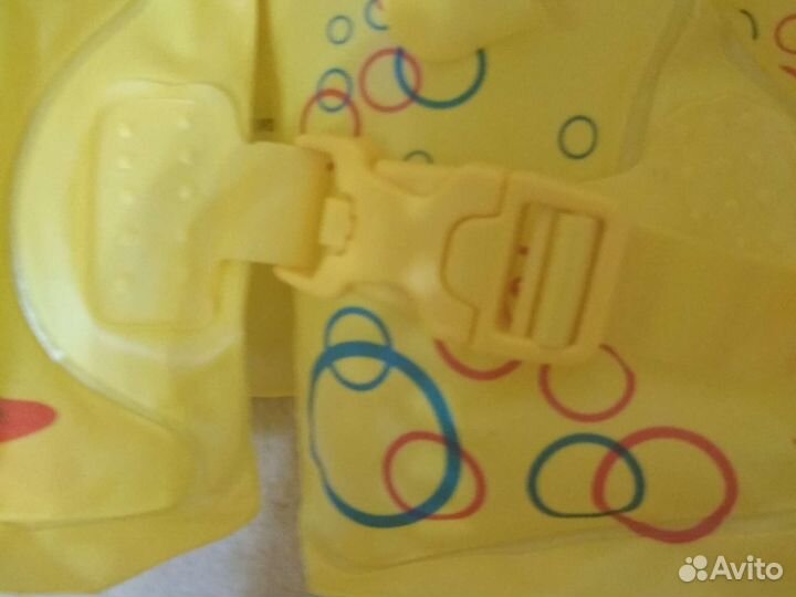 Плавательный жилет