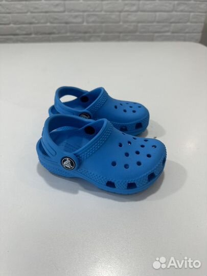 Продам crocs малышковые, р-р 6
