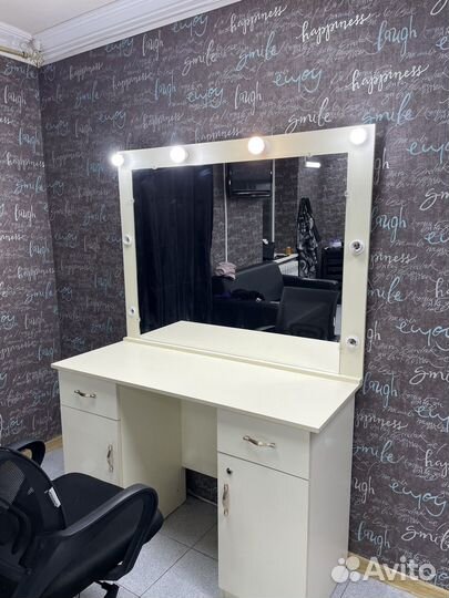 Трильяж с зеркалом