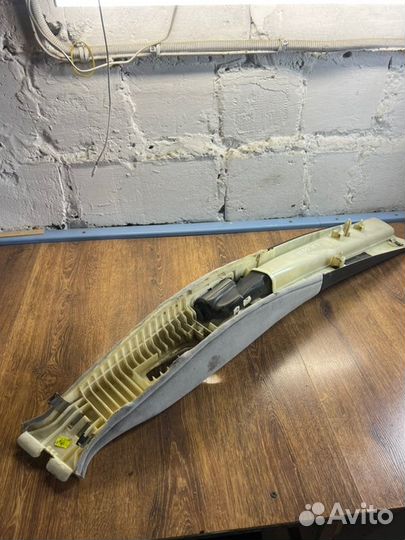 Накладка на стойку кузова левая Volvo Xc90